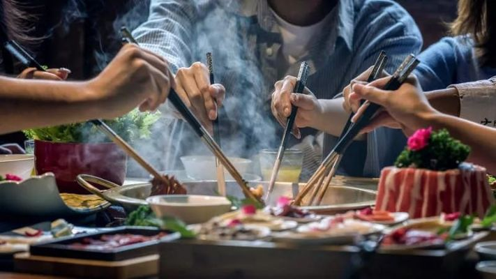 两起家庭聚餐导致20人确诊:家庭聚餐中毒事件