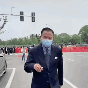 长沙市民自发鸣笛送别袁老/长沙街头鸣笛送别袁隆平 长沙市民自发鸣笛送别袁老/长沙街头鸣笛送别袁隆平