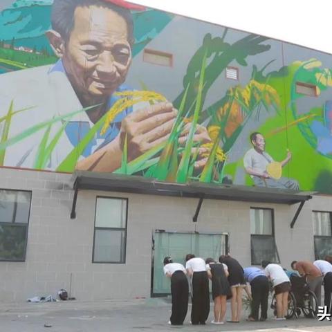长沙市民自发鸣笛送别袁老/长沙街头鸣笛送别袁隆平 长沙市民自发鸣笛送别袁老/长沙街头鸣笛送别袁隆平