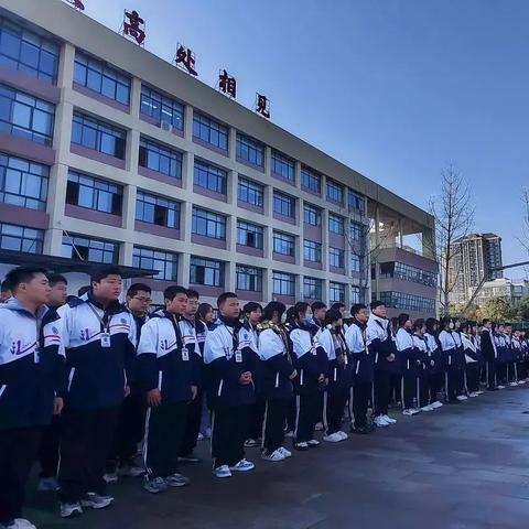 【四川多地中小学幼儿园延迟开学,四川中小学开学延期】