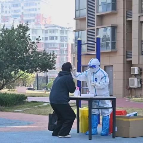 5人旅行团返京未及时报告密接千人/北京5人旅行团轨迹