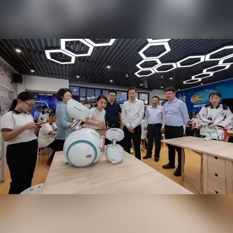 朋友局怎么代理（朋友做代理怎么帮忙发朋友圈）