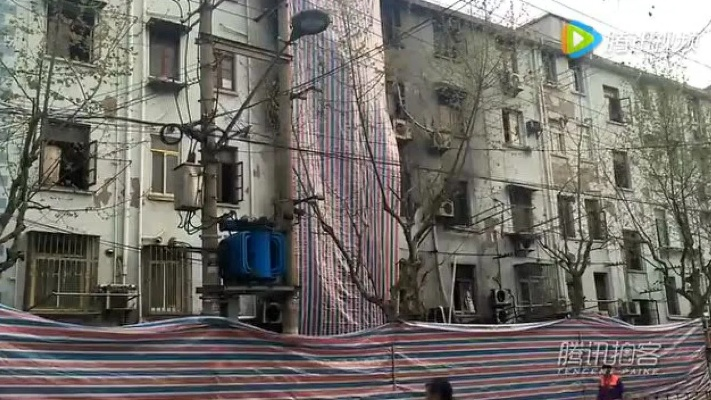 【上海静安一小区今晨突发火灾,静安区发生火灾】
